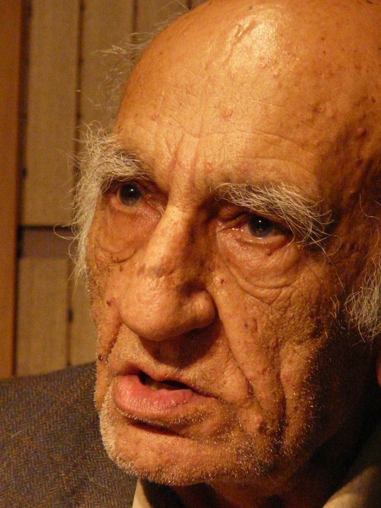 دکتر محمد ابراهیم باستانی پاریزی